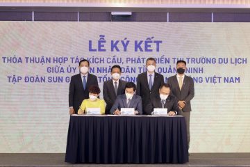 UBND tỉnh Quảng Ninh, Vietnam Airlines và Sun Group ký thỏa thuận hợp tác phát động điểm đến tại tỉnh Quảng Ninh. Ảnh: Giang Huy