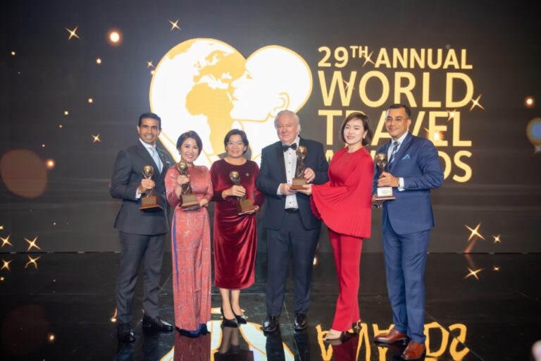 Tập đoàn Sun Group nhận giải thưởng “Tập đoàn du lịch hàng đầu châu Á”. Ảnh: Sun Group